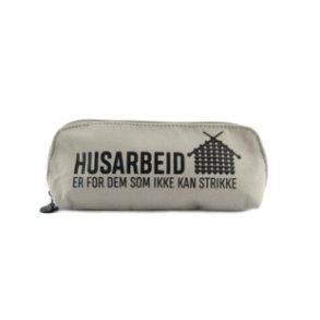 Strikkeveske lys gr M med tekst AC222