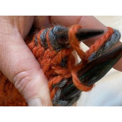 Strikkeoppskrift dobbelstrikket sitteunderlag strikkes i Drops Andes