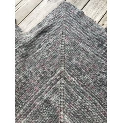 Nordisk sjal - rillestrikket i hndfarget Slje