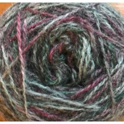 Nordisk sjal - rillestrikket i hndfarget Slje