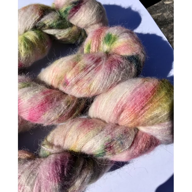 Hndfarget Brushed baby Suri Alpaca Silk 50g Sommer blomster