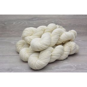 Superfin brekraftig ubehandlet merinogarn (100%) DK