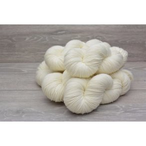 Supersoftmerino (80%), kashmir (10%) og nylon (10%)