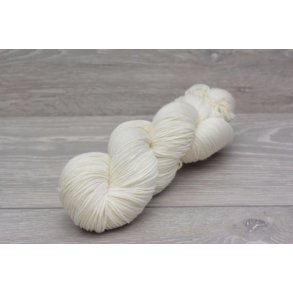 Superfin brekraftig ubehandlet merinogarn (100%) 4ply